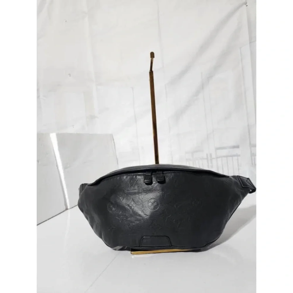 SOLD***Authentic LOUIS VUITTON Monogram Shadow Leather Discovery Bum/Waist Bag - Picture 15 of 15